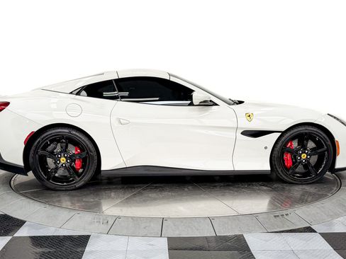 Used 2020 Ferrari Portofino RWD image 18