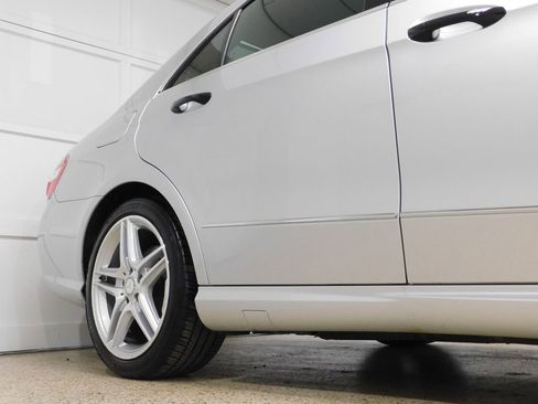 Used 2013 Mercedes-Benz E 350 4MATIC Sedan image 10