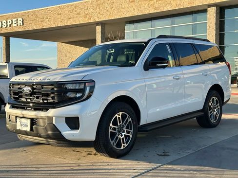 New 2025 Ford Expedition Active image 33