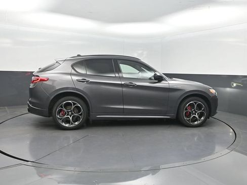 Used 2023 Alfa Romeo Stelvio Veloce AWD/4WD image 32