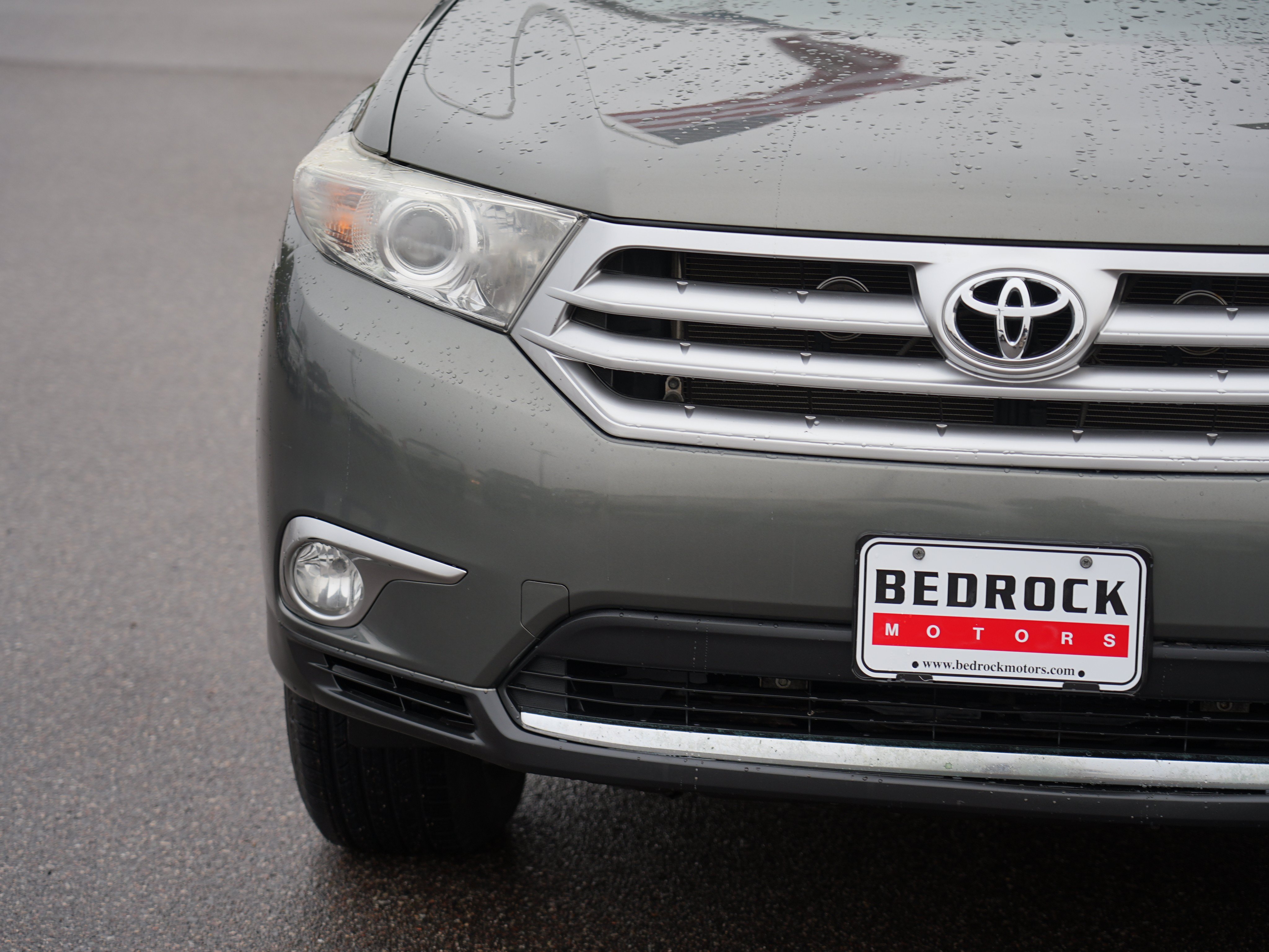 Used 2012 Toyota Highlander SE w/ Tow Pkg AWD/4WD image 9