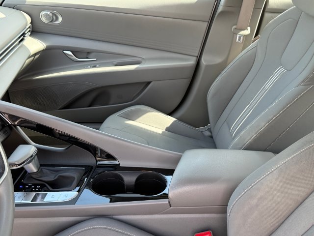 Used 2023 Hyundai Elantra Blue FWD image 11