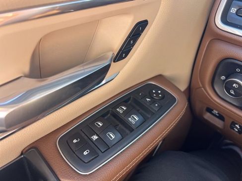 Used 2019 RAM 1500 Laramie image 11