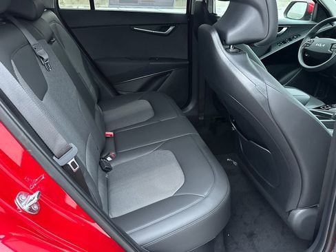 New 2026 Kia Niro EX image 12