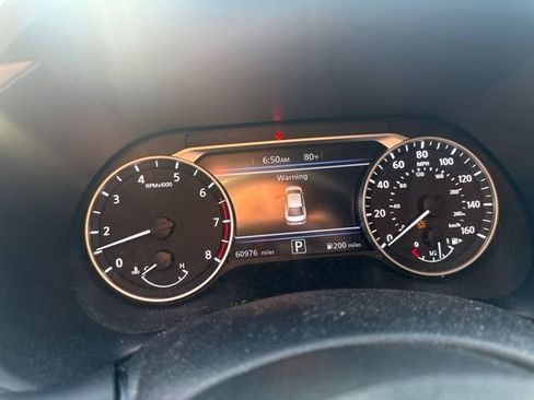Used 2023 Nissan Sentra SR w/ Electronics Package FWD image 7