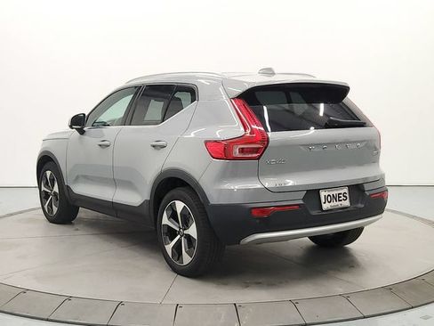 Used 2024 Volvo XC40 B5 Plus AWD/4WD image 5
