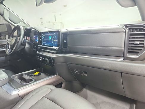 Used 2024 Chevrolet Silverado 3500 LTZ w/ LTZ Plus Package image 33