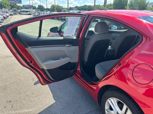 Used 2020 Hyundai Elantra SEL FWD image 13