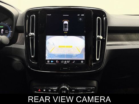 Used 2023 Volvo C40 P8 Recharge Ultimate image 28