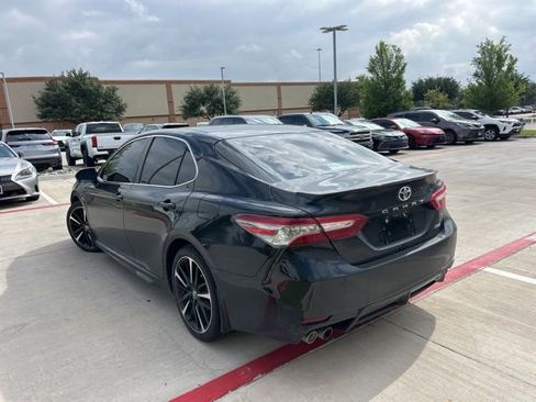 Used 2018 Toyota Camry XSE FWD image 5