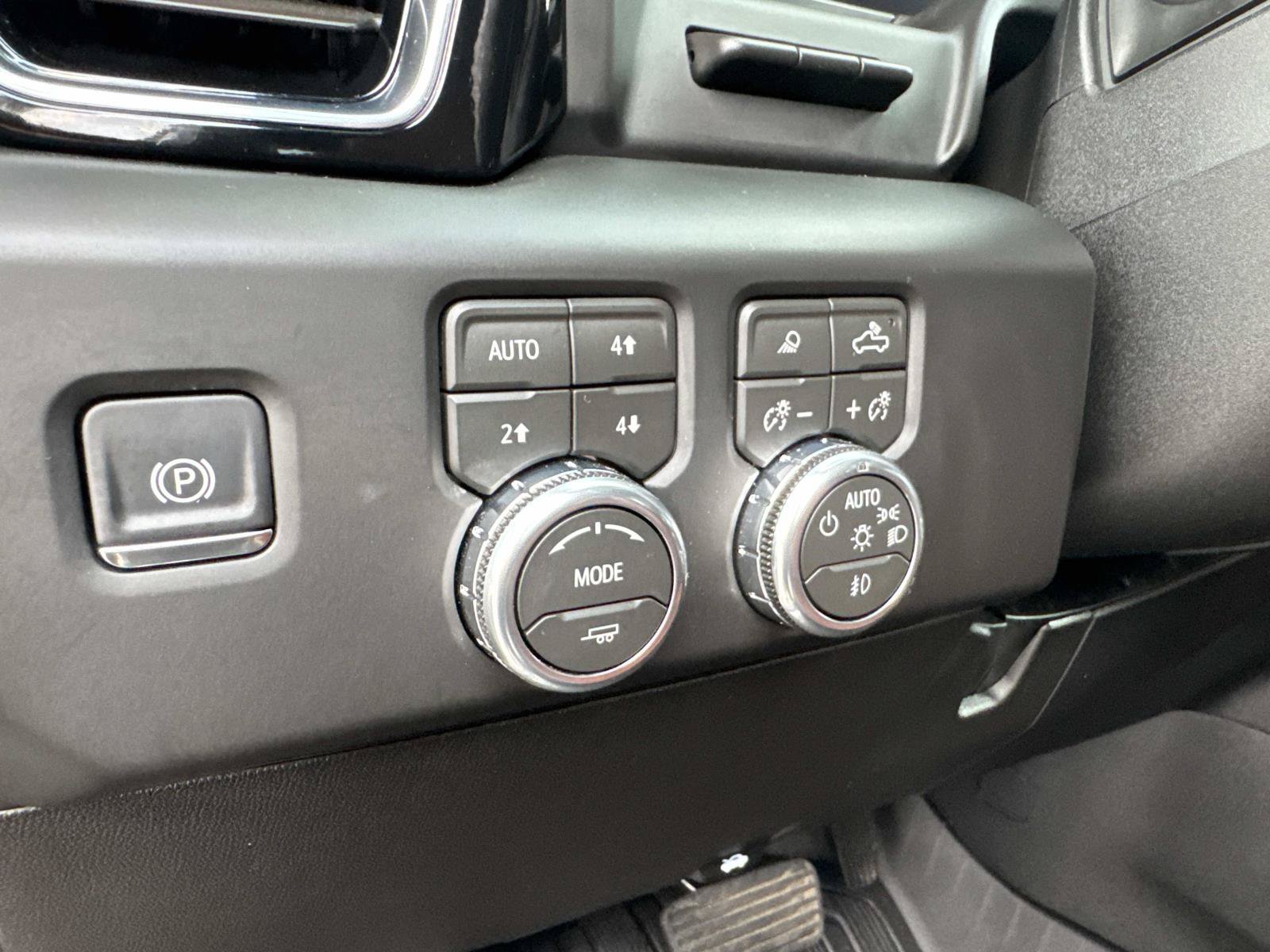 Used 2026 GMC Sierra 2500 Denali Ultimate w/ Max Trailering Package AWD/4WD image 40