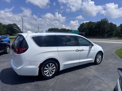 Used 2018 Chrysler Pacifica Touring-L w/ Advanced Safetytec Group