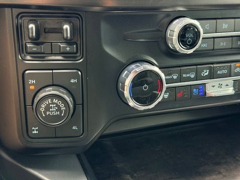 Certified 2024 Ford F250 Lariat w/ Lariat Ultimate Package AWD/4WD image 34