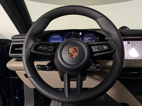 New 2026 Porsche Macan 4 Electric image 38