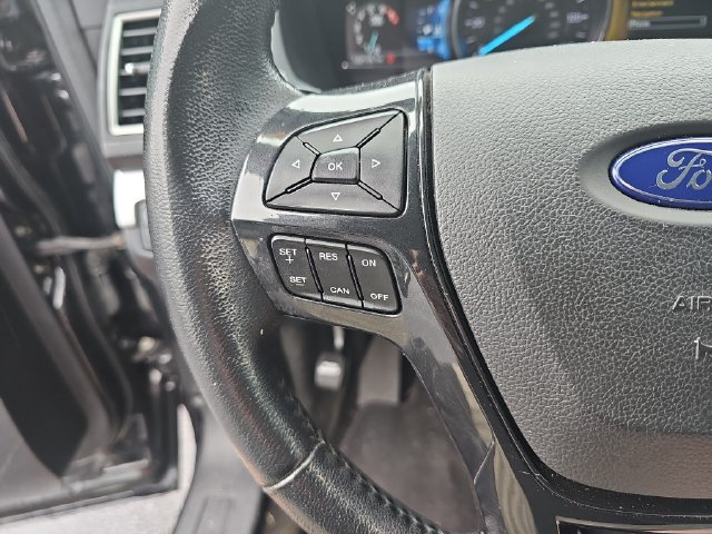 Used 2017 Ford Explorer XLT w/ Equipment Group 202A AWD/4WD image 19