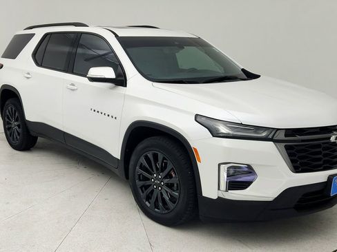 Used 2023 Chevrolet Traverse RS AWD/4WD image 1