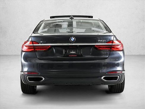 Used 2018 BMW 740i xDrive image 7