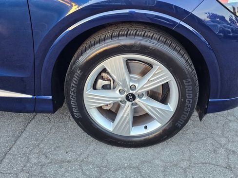 Used 2025 Audi Q4 e-tron Premium Plus w/ Premium Plus image 9