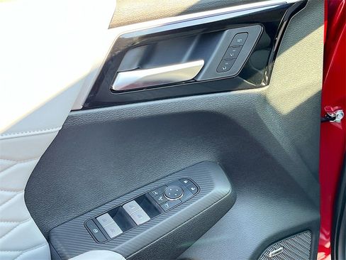 New 2025 Mitsubishi Outlander SEL image 18