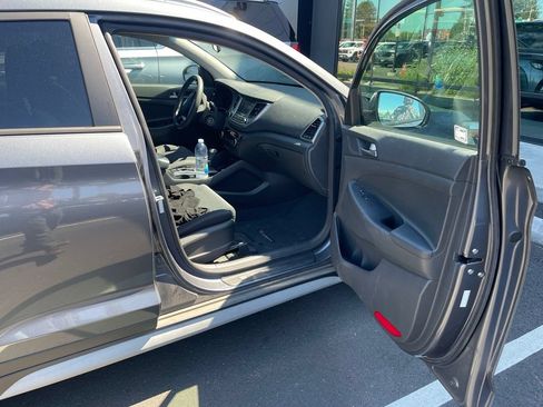 Used 2017 Hyundai Tucson SE w/ SE Popular Package 02 AWD/4WD image 13