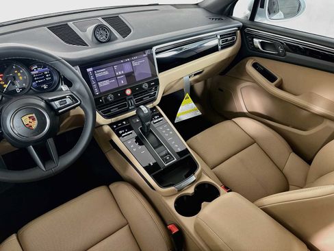 New 2026 Porsche Macan AWD/4WD image 25
