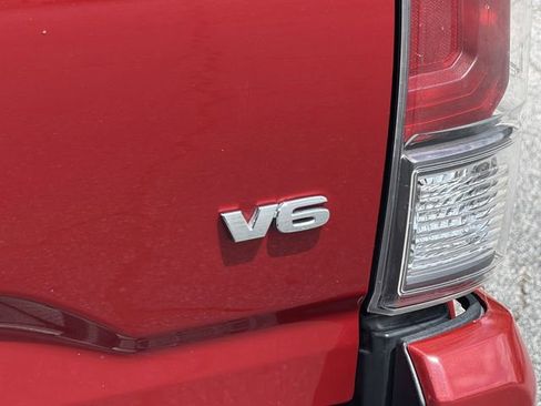 Used 2020 Toyota Tacoma TRD Sport w/ Technology Package RWD image 26