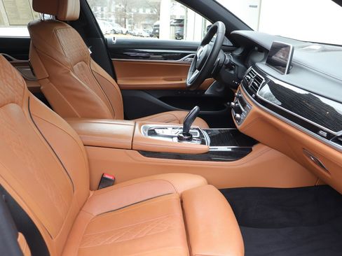 Used 2020 BMW 750i xDrive image 19