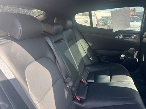 Used 2019 Kia Stinger GT1 image 8