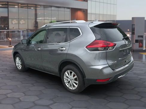 Used 2017 Nissan Rogue SV AWD/4WD image 7