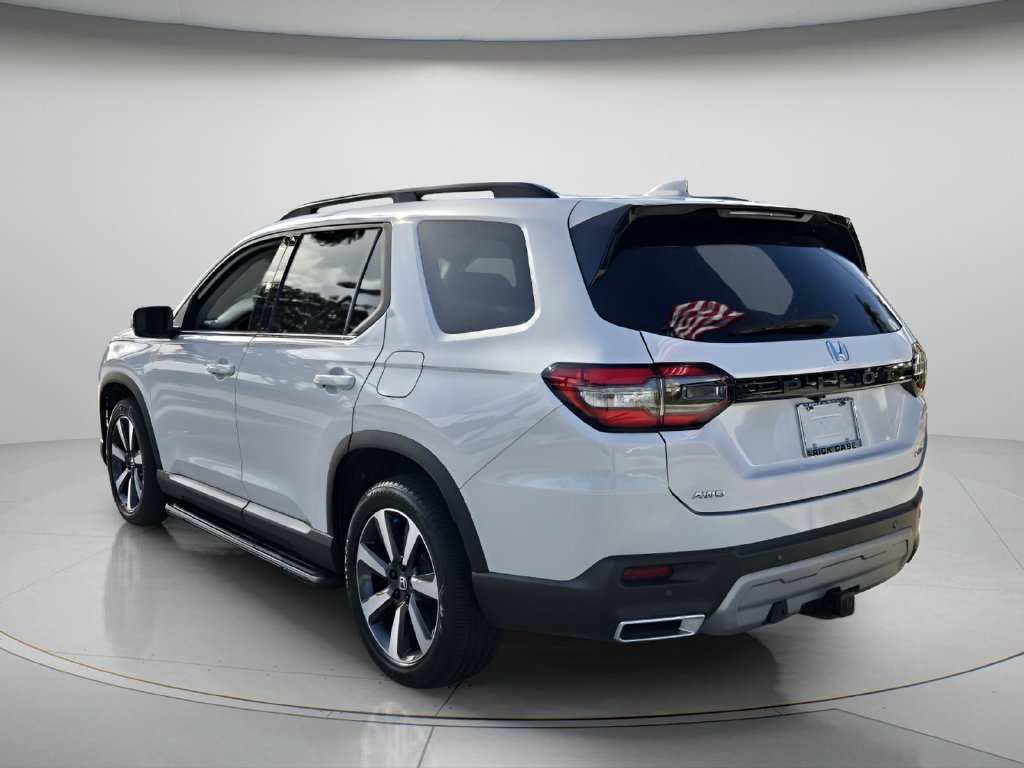 Used 2024 Honda Pilot Touring image 6