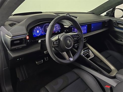 Used 2025 Porsche Macan Turbo Electric image 4