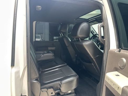 Used 2015 Ford F250 Lariat w/ Lariat Ultimate Package AWD/4WD image 18