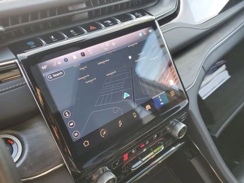 Used 2022 Jeep Grand Cherokee Overland w/ Advanced Protech Group III image 7