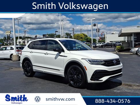 Certified 2022 Volkswagen Tiguan SE R-Line AWD/4WD image 1