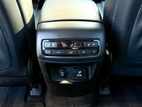 Used 2021 Hyundai Palisade Limited image 22