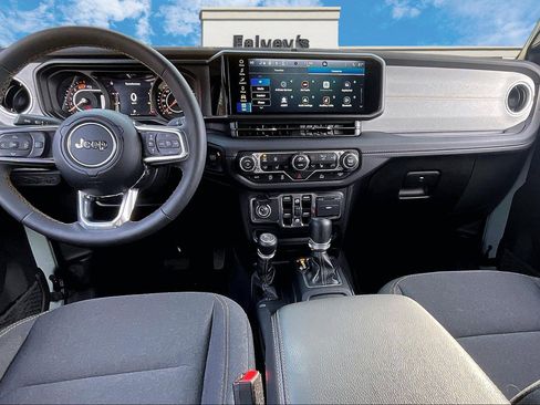 Certified 2024 Jeep Wrangler Sahara image 15