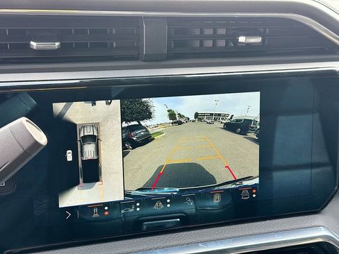 Used 2025 GMC Sierra 3500 Denali w/ Denali Reserve Package image 17