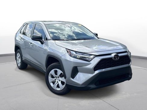Certified 2025 Toyota RAV4 LE AWD/4WD image 4
