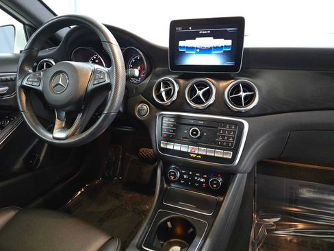 Used 2019 Mercedes-Benz GLA 250 4MATIC image 11