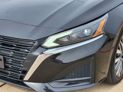 Used 2024 Nissan Altima 2.5 SV image 7