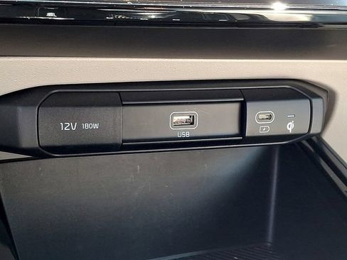 Used 2023 Kia Niro Wind w/ Wind Preserve Package FWD image 24