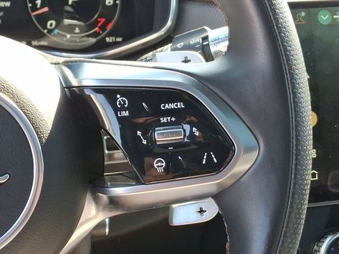 Used 2021 Jaguar F-PACE SVR image 23