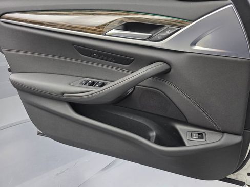 Used 2021 BMW 540i w/ Convenience Package image 26