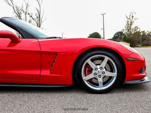 Used 2005 Chevrolet Corvette Convertible w/ Preferred Equipment Group image 11