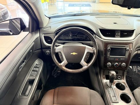 Used 2017 Chevrolet Traverse LT FWD image 15