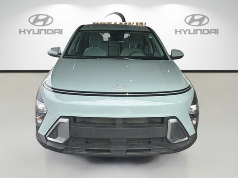 Certified 2025 Hyundai Kona SE FWD image 2