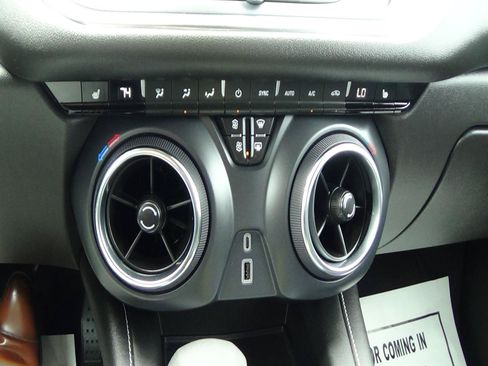 Used 2025 Chevrolet Blazer LT FWD image 26