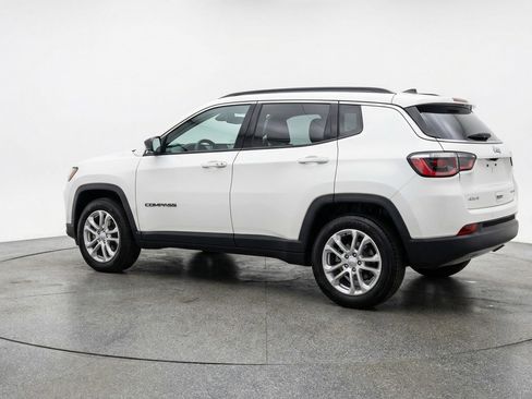 Used 2025 Jeep Compass Limited AWD/4WD image 6