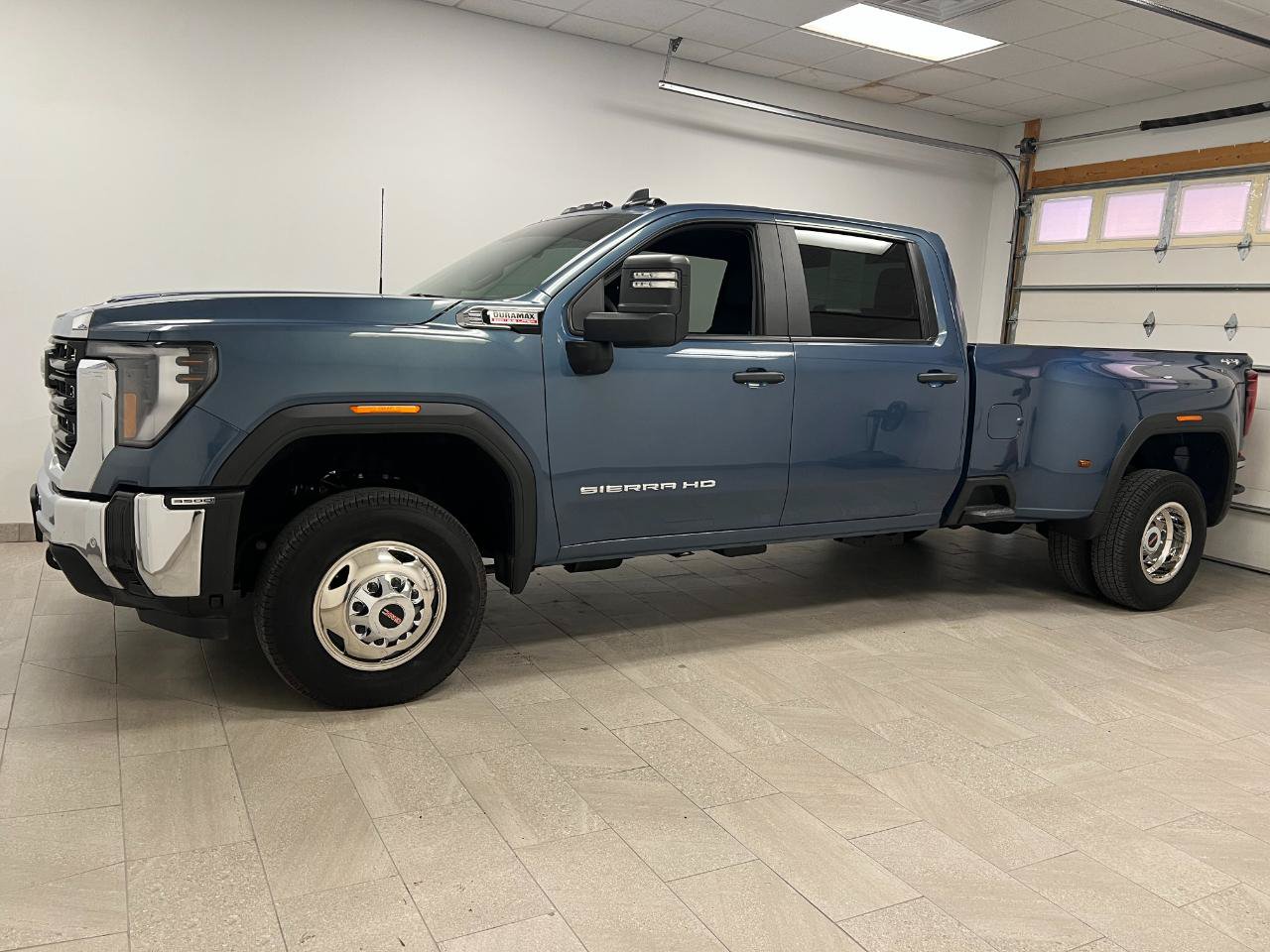Used 2026 GMC Sierra 3500 Pro w/ 1SA Pro Safety Plus Package AWD/4WD image 7