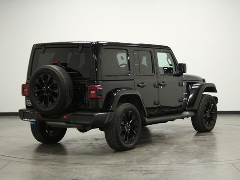 Used 2024 Jeep Wrangler Sahara w/ Technology Group AWD/4WD image 8